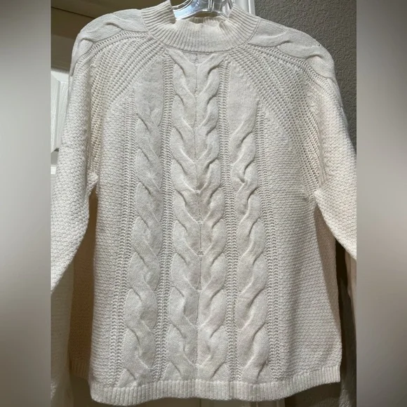 NWOT Merino Blend Banana Republic Ivory Pura Merino-Blend Sweater Sz M - Picture 4 of 9